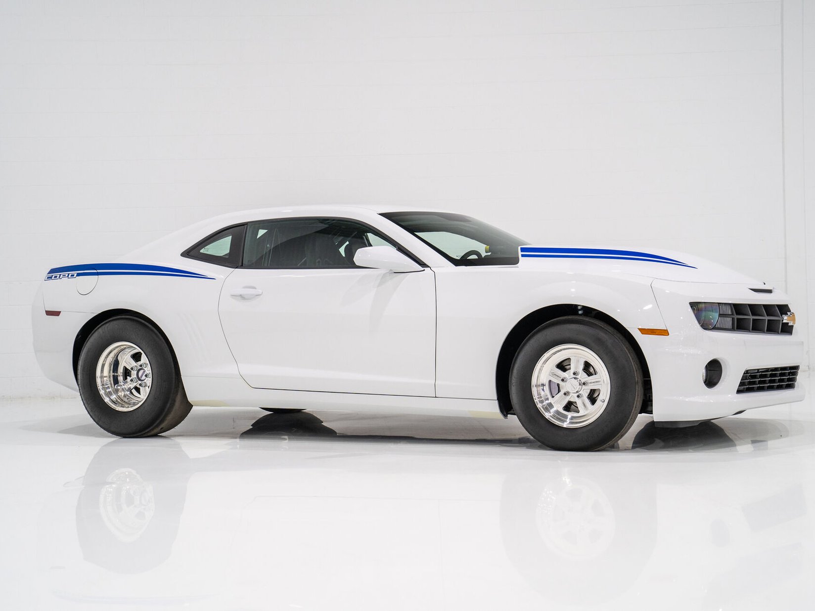 Chevrolet COPO Camaro 327 #15 of 69 1 of 20 Voiture D'accélération d'usine / Exemple Neuf Jamais Couru **PRIX EN USD** 2012 Blanc Montréal - photo #4
