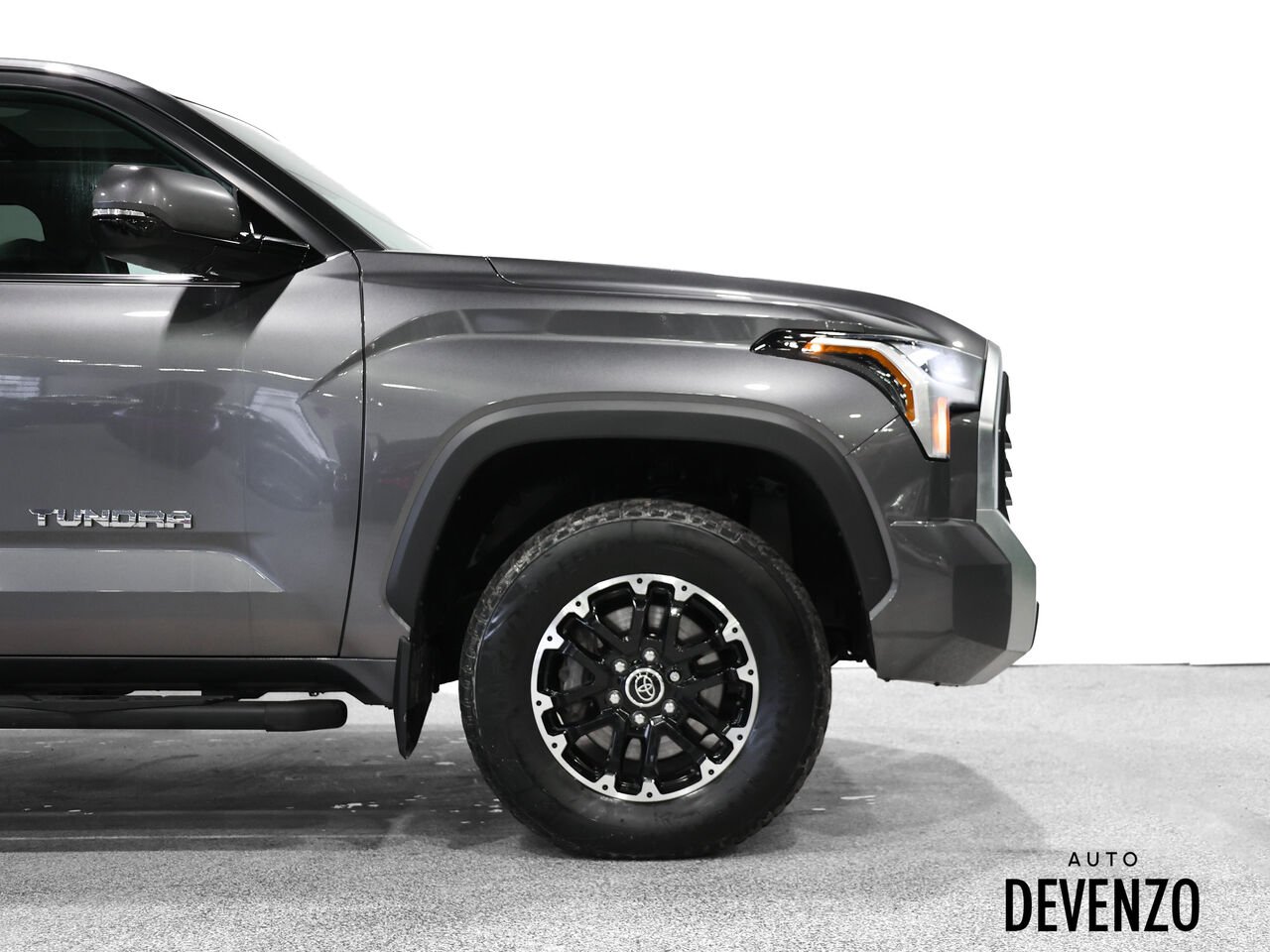 2024 Toyota Tundra Grey Saint-Eustache - photo #4