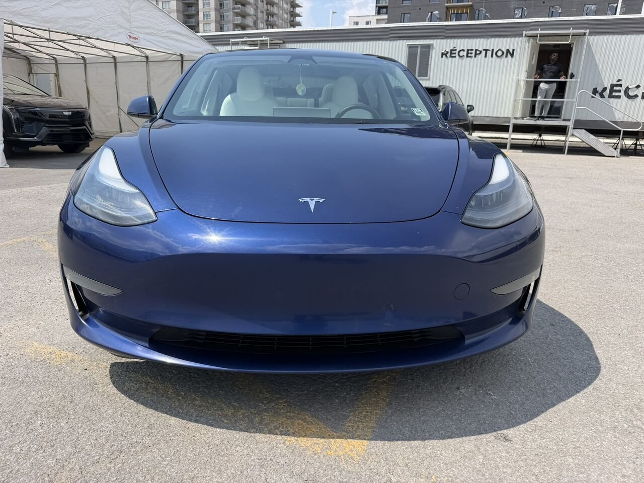 Tesla Model 3 2023 Bleu Laval - photo #3