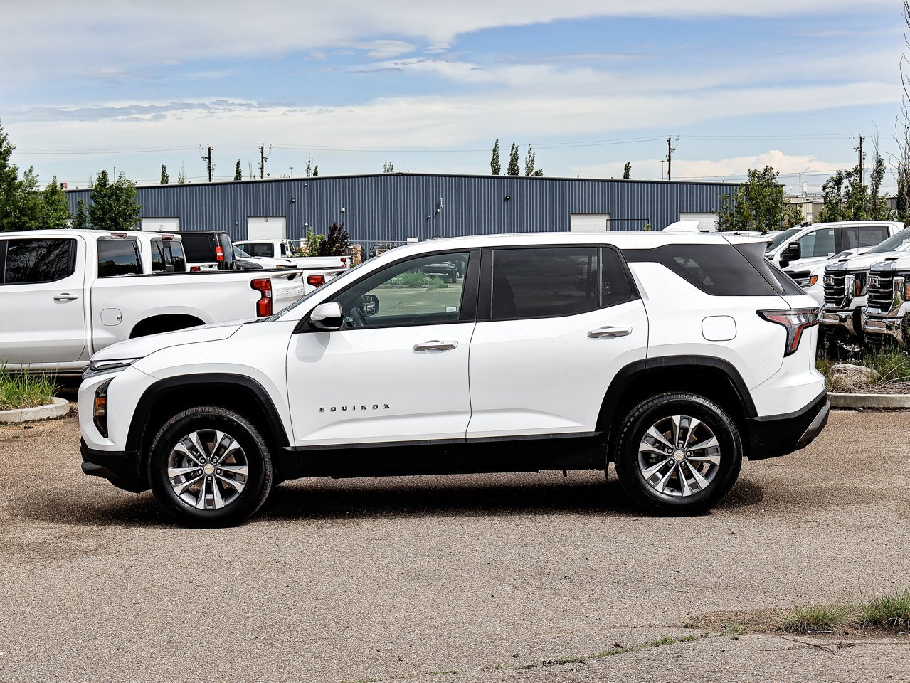 2026 Chevrolet Equinox AWD 4dr LT w/2LT White Sherwood Park - photo #9
