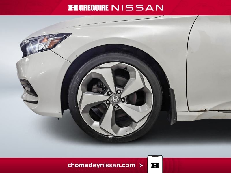 Honda Accord CL7288 | Touring * Cuir * Toit * Mag * Volant Chauffant 2018 Blanc Laval - photo #11