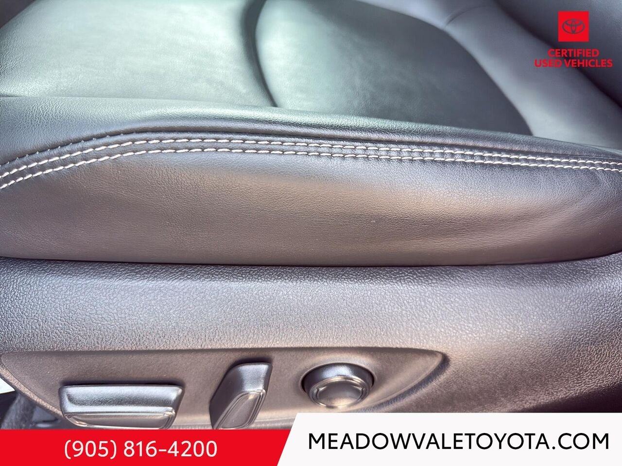2023 Toyota RAV4 19" Alloys, Power Sunroof, Power Trunk, Soft Tex Leather Seats with Memory Silver Sky Metallic Mississauga - photo #9