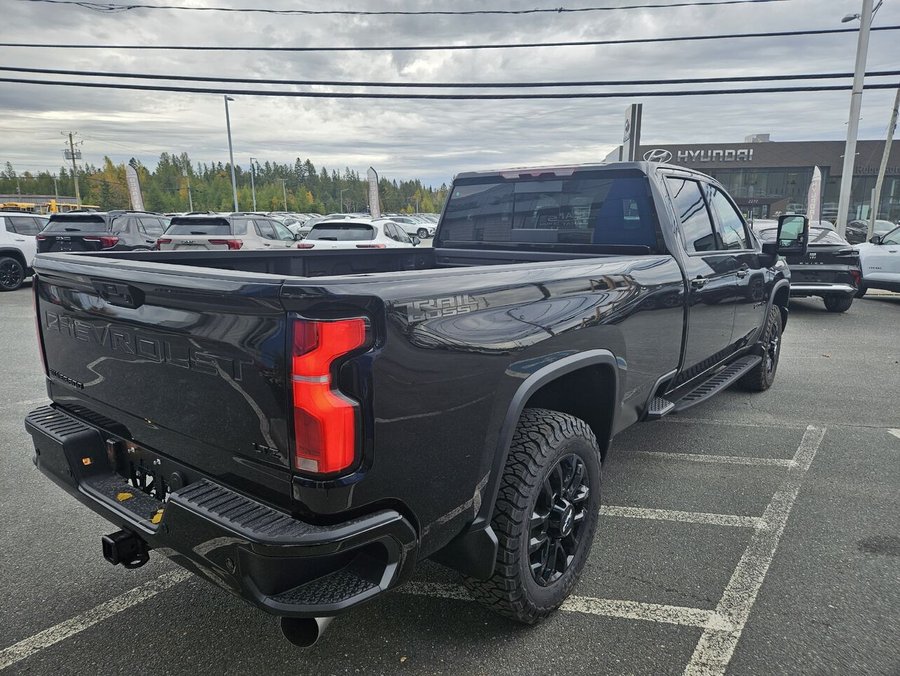 Chevrolet Silverado 2500HD LTZ cabine multiplace 4RM 172 po 2026 Noir