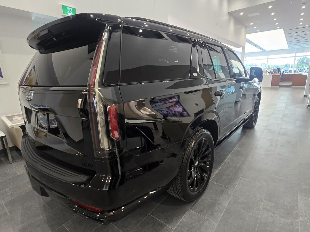 2024 Cadillac Escalade PLATINUM SPORT AWD FINANCEMENT À PARTIR 3.99% Black Laval - photo #5