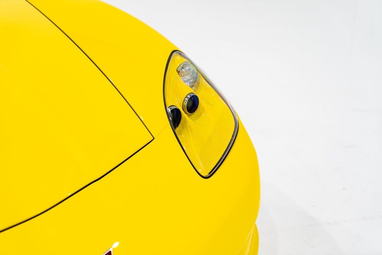 Chevrolet Corvette PRIX EN USD | With Only 900km (563mi) From New With Window Sticker 2008 Jaune Montréal - photo #35