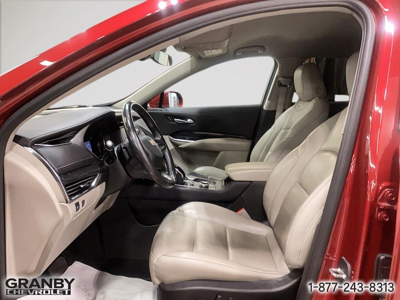2020 Cadillac XT4 Haut de gamme Luxe 4 portes TI | 26-0685A Red Granby - photo #11