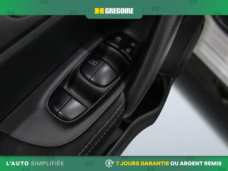 2019 Nissan Qashqai White Blainville - photo #17