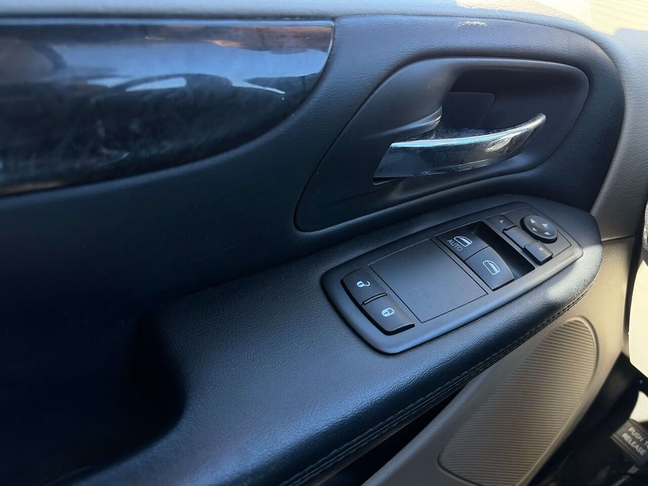 Dodge Grand Caravan 2016 Blanc Gatineau - photo #10