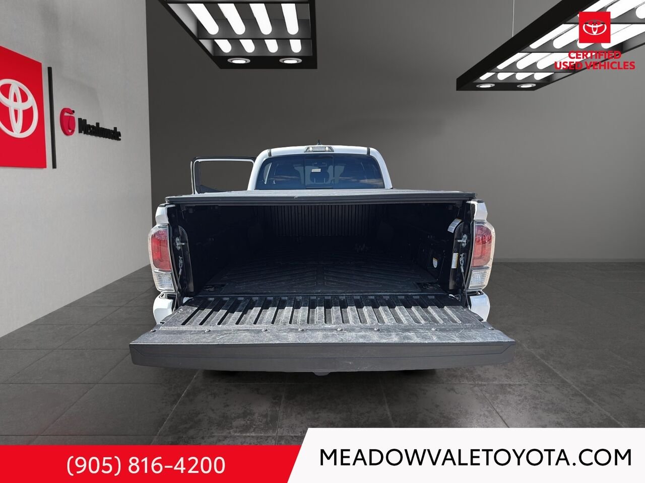 2022 Toyota Tacoma 6 Cylinder, New Tires, Tonneau Cover, Reliable and Dependable White Mississauga - photo #21