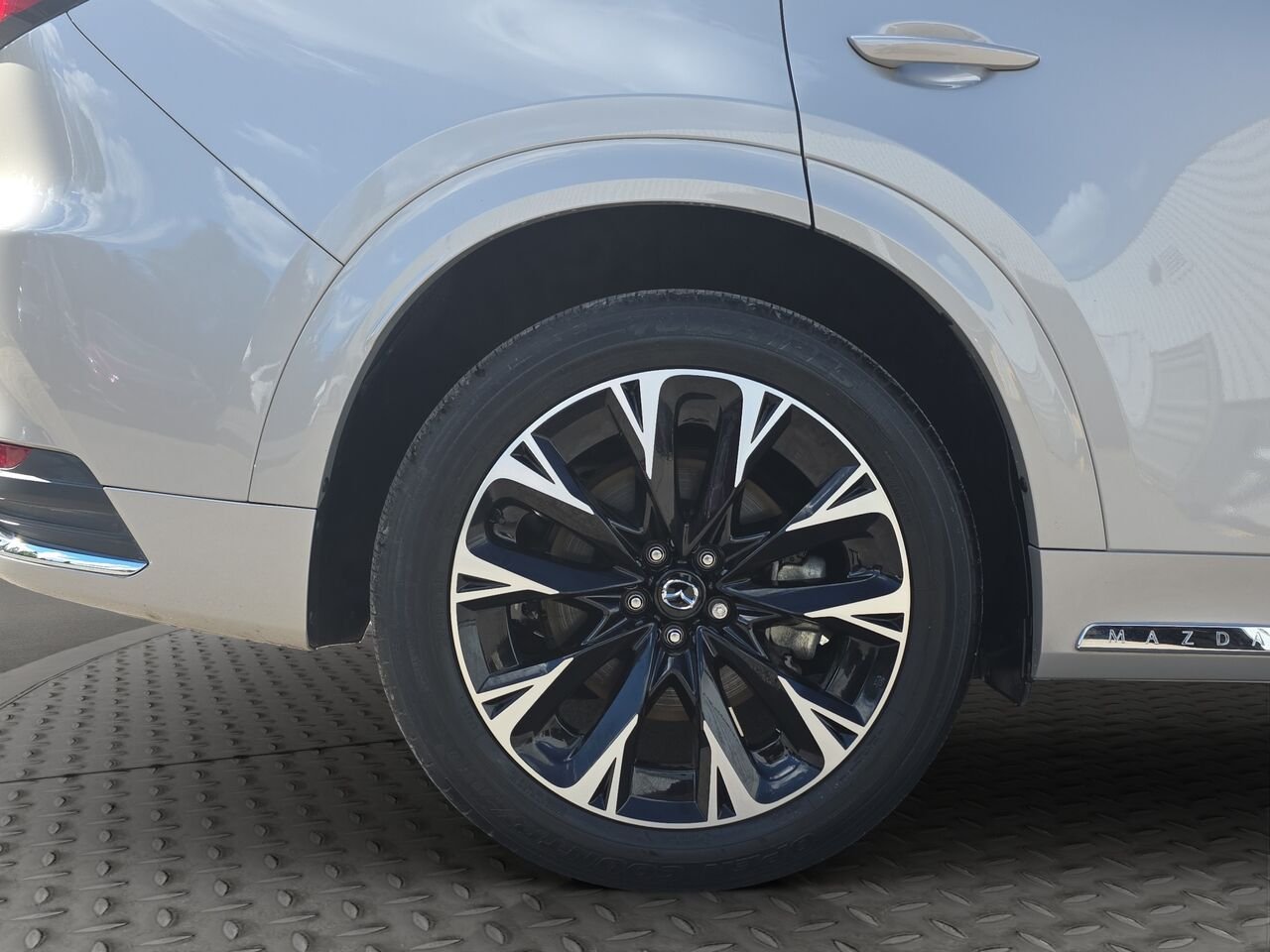 2026 Mazda CX-90 MHEV Signature TI Platinum Quartz Metallic Val-David - photo #34