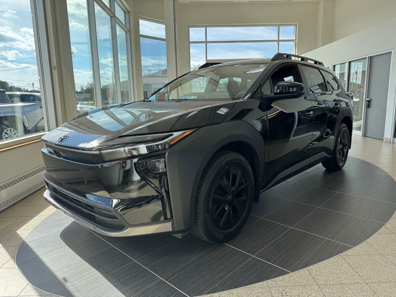 2026 Toyota bZ Woodland TI Raven Val-d'Or - photo #0