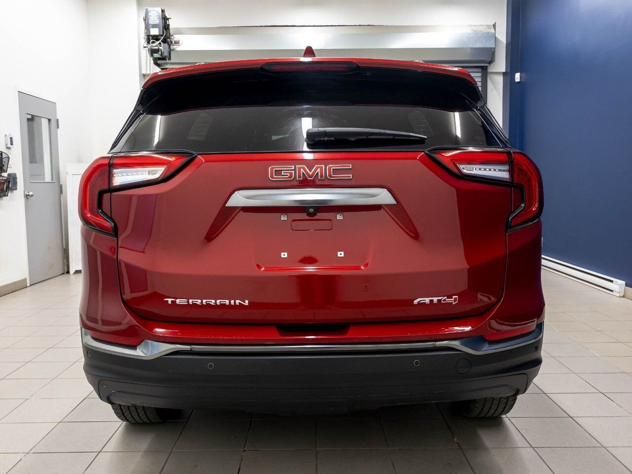 GMC Terrain AT4 AWD *SIÈGES CHAUFF* CUIR HAYON ELECT REG ADAPT 2024 Rouge Saint-Jérôme - photo #5