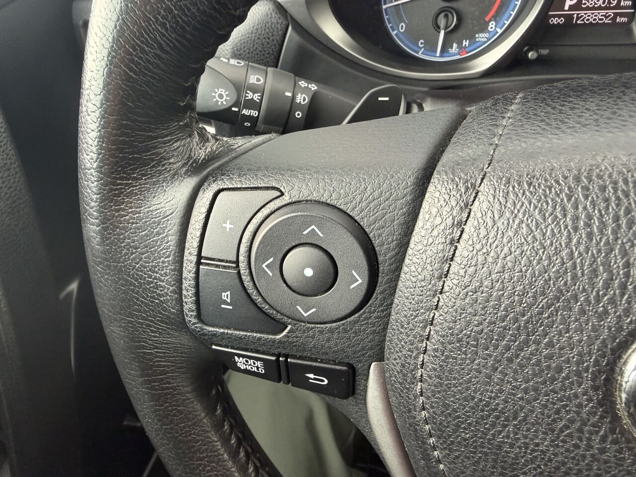Toyota Corolla 2016 Bleu Thetford Mines - photo #16