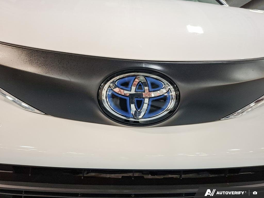 2025 Toyota Sienna 262057 | LE | JRKE1C White Edmonton - photo #8