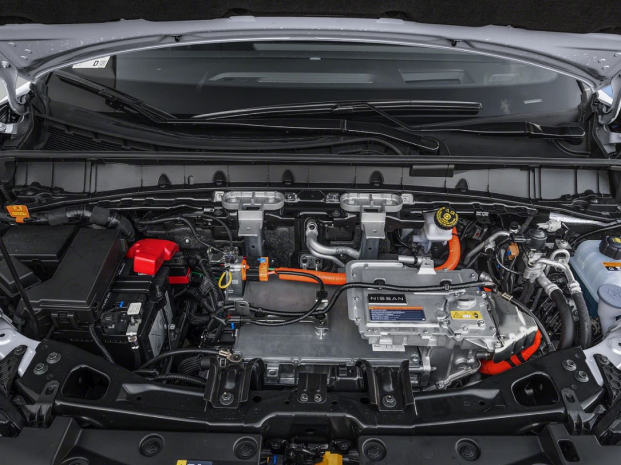 2026 Nissan LEAF Red Metallic/Black Ste-Agathe des Monts - photo #7