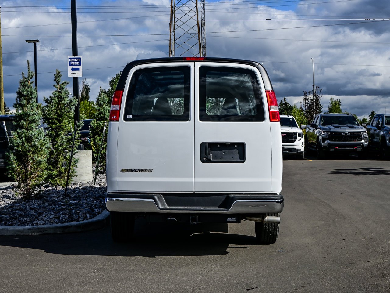 2025 Chevrolet Express Cargo Van RWD 2500 155 White Sherwood Park - photo #11