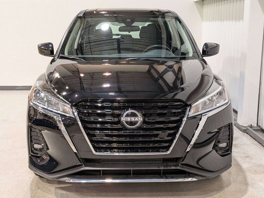 2024 Nissan Kicks S FWD Black