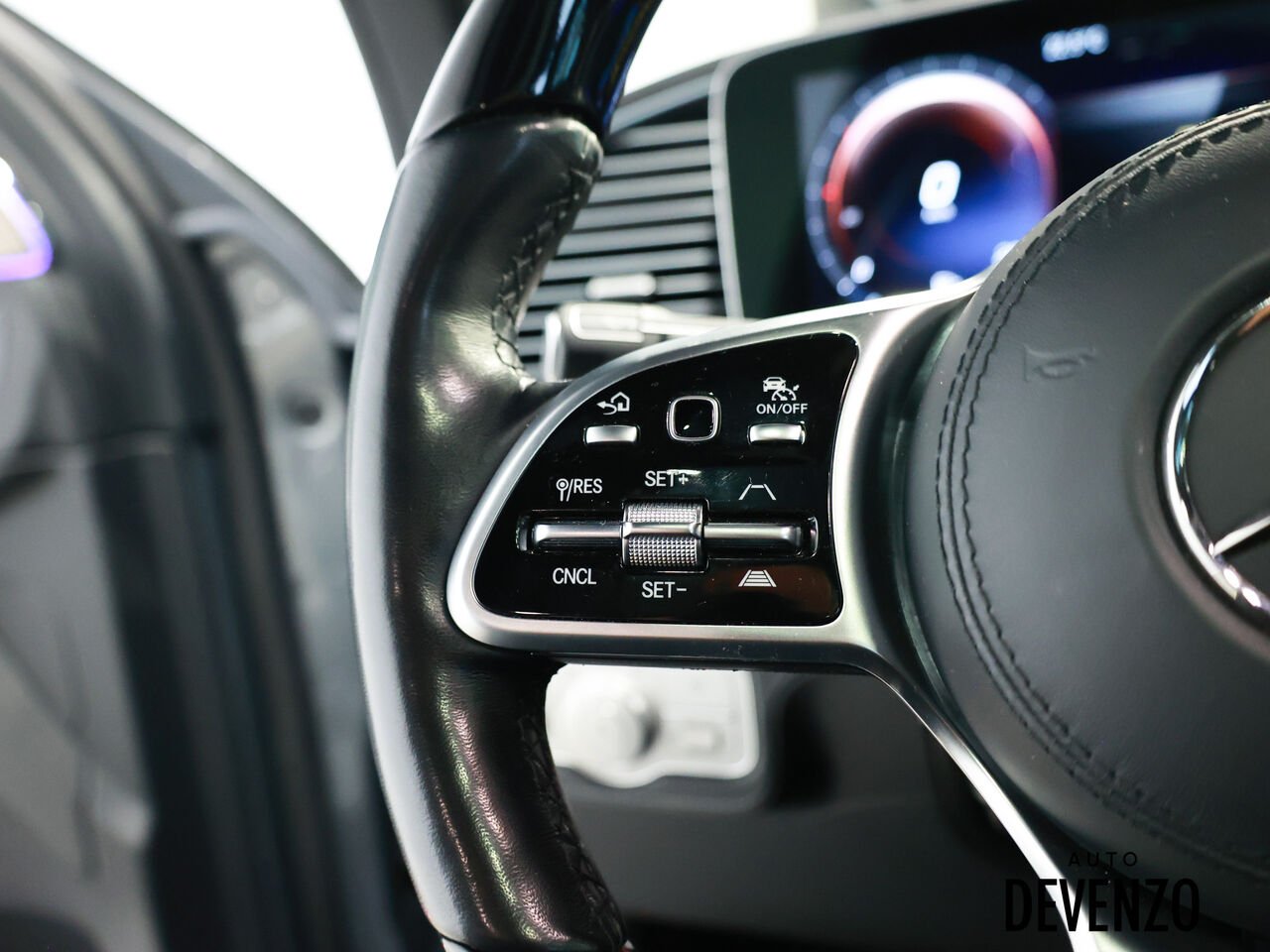 Mercedes-Benz GLS 2023 Argent Saint-Eustache - photo #16
