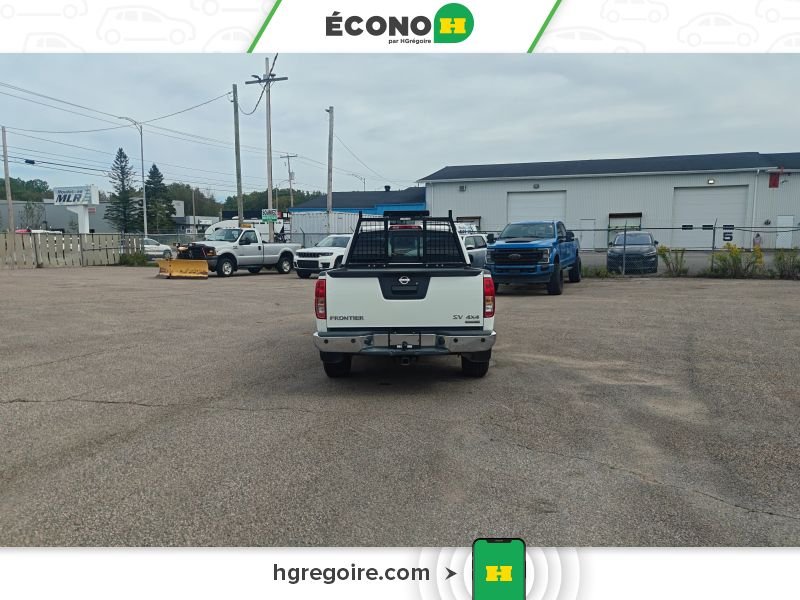 2018 Nissan Frontier White Laval - photo #6