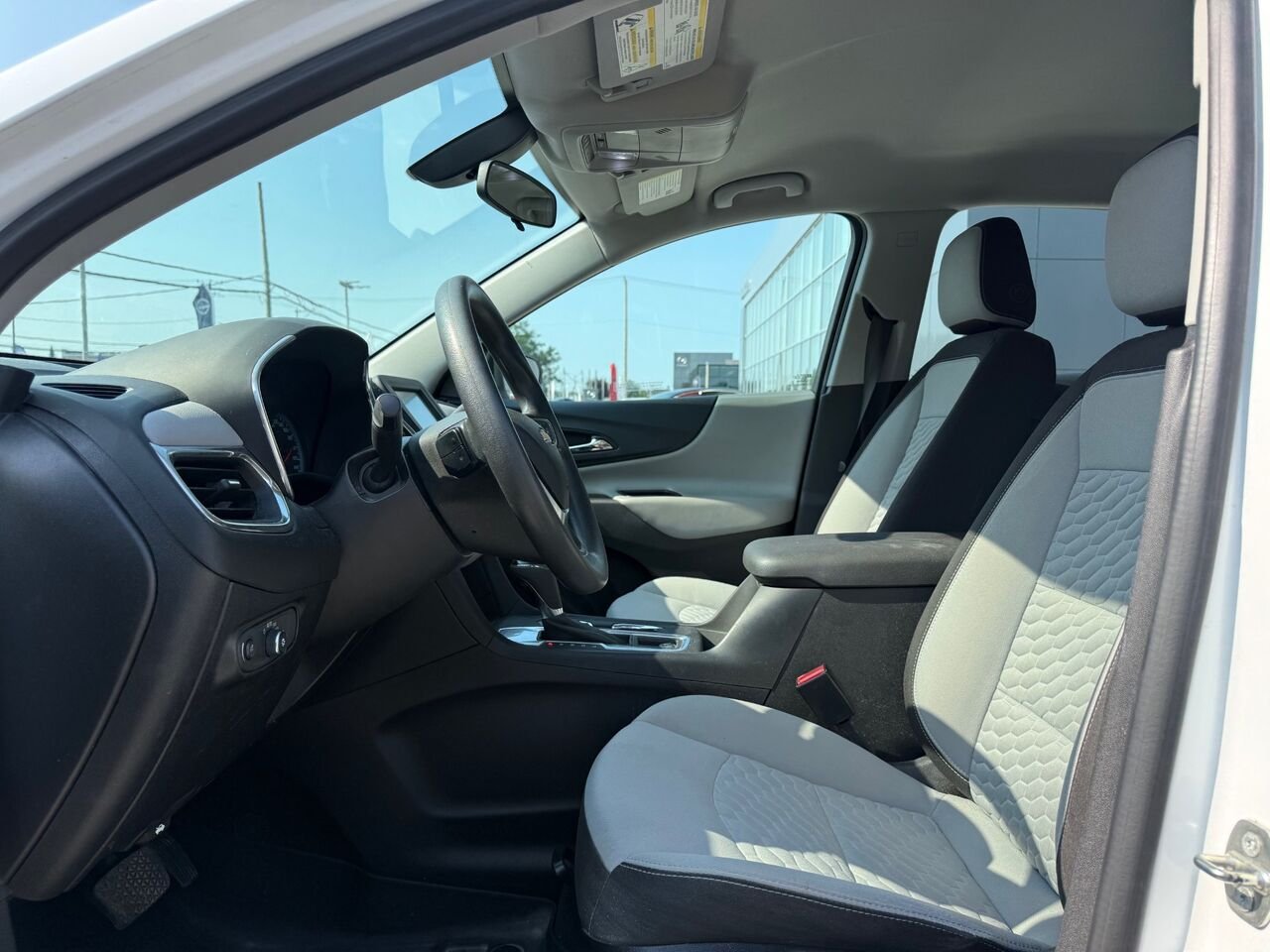 2018 Chevrolet Equinox White Châteauguay - photo #9