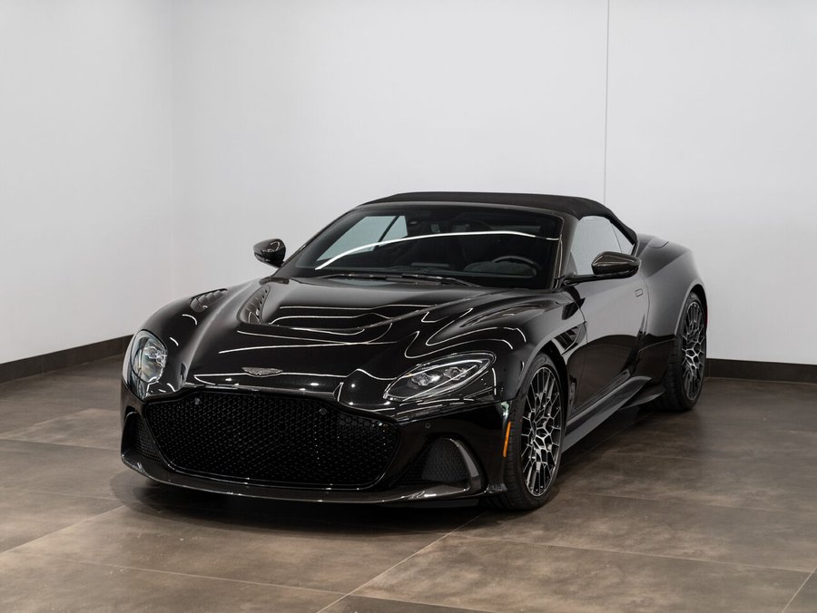 Aston Martin DBS 2023 2023