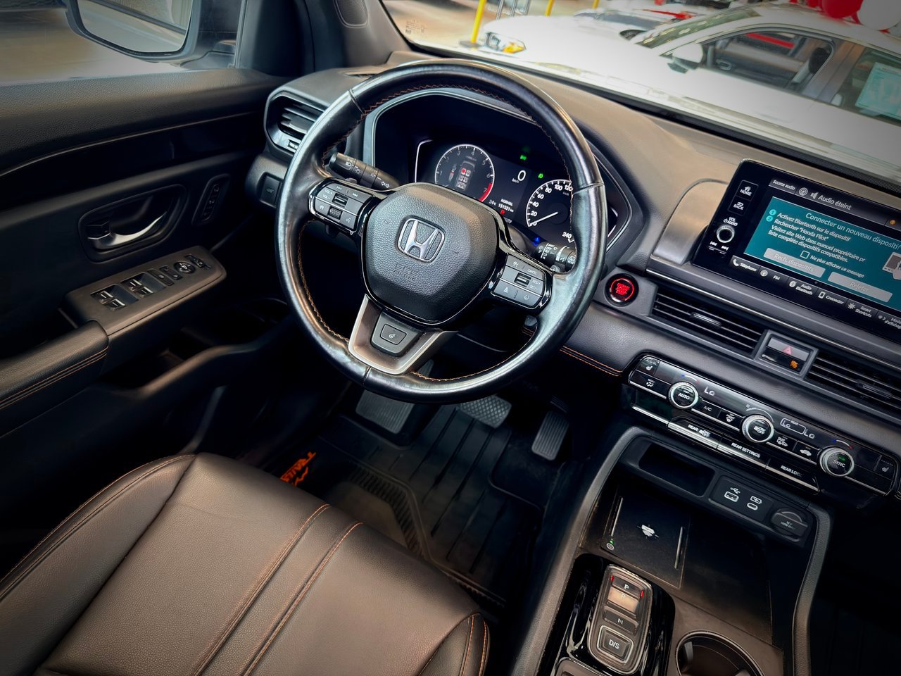 2023 Honda Pilot White Notre-Dame-des-Prairies - photo #23