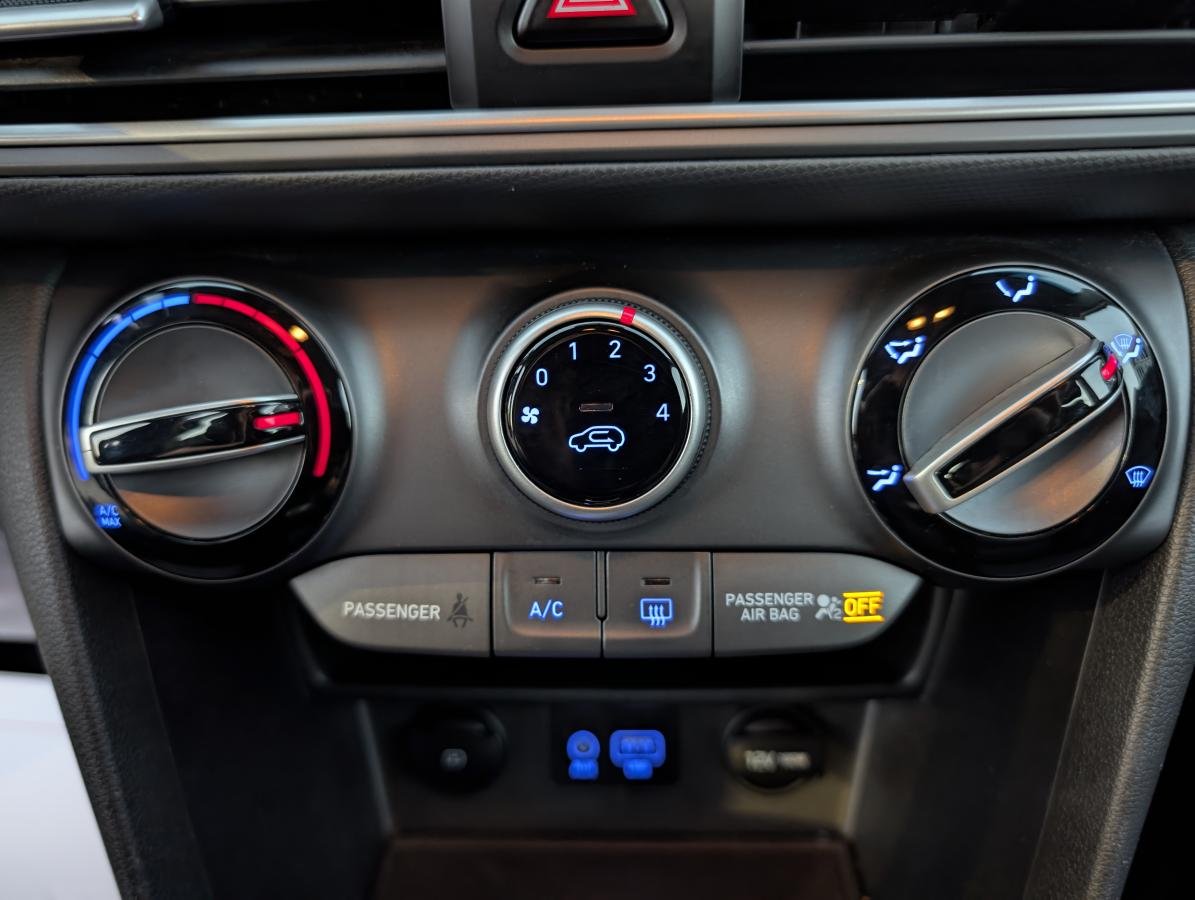 2021 Hyundai Kona Black  - photo #14