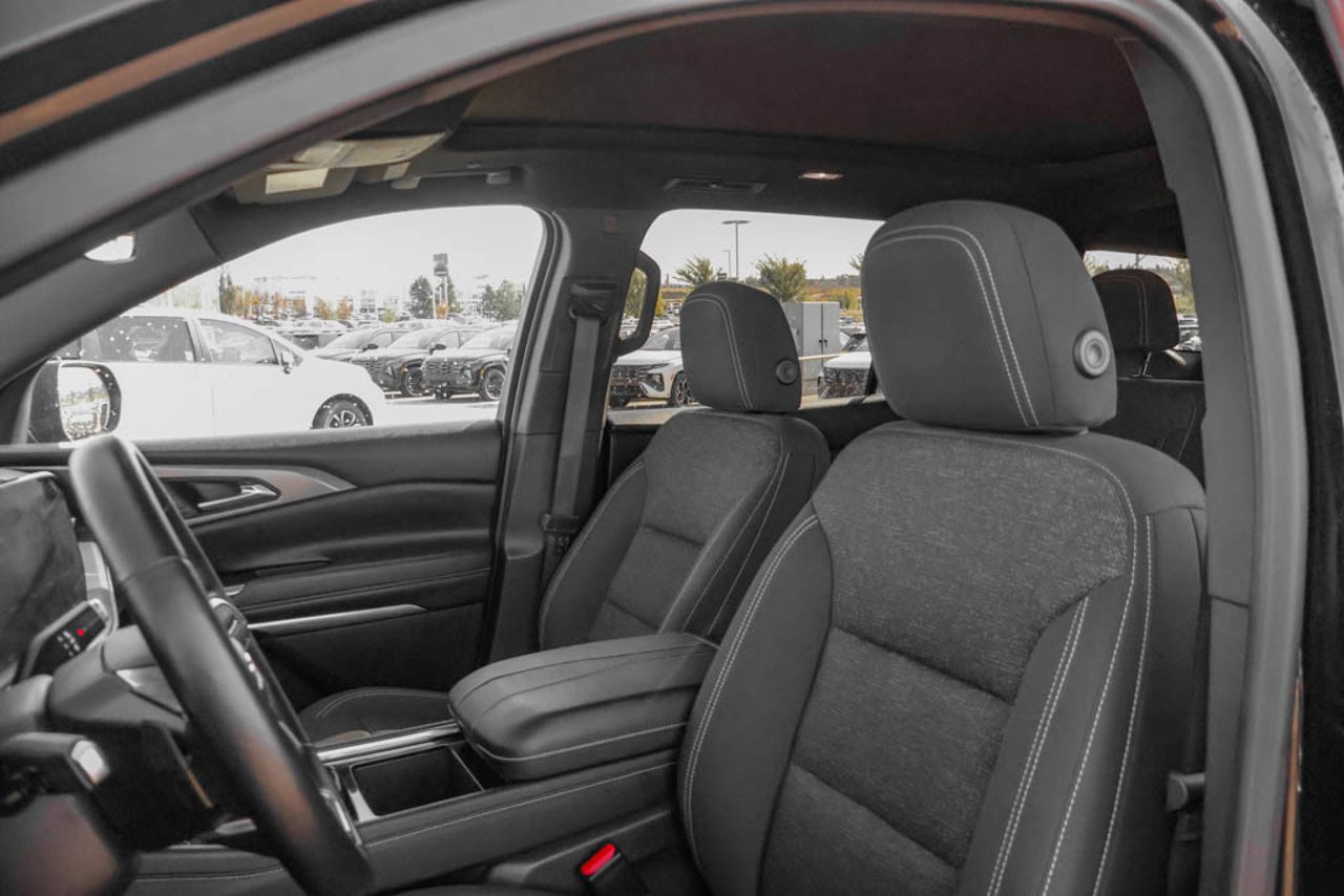 2025 Chevrolet Traverse AWD 4dr LT Black Sherwood Park - photo #30