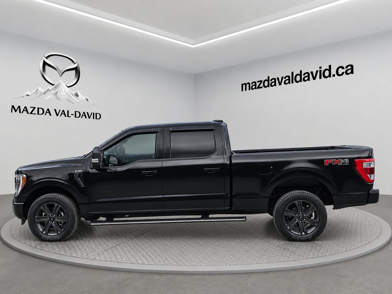 2023 Ford F-150 LARIAT, SuperCrew Black Val-David - photo #1
