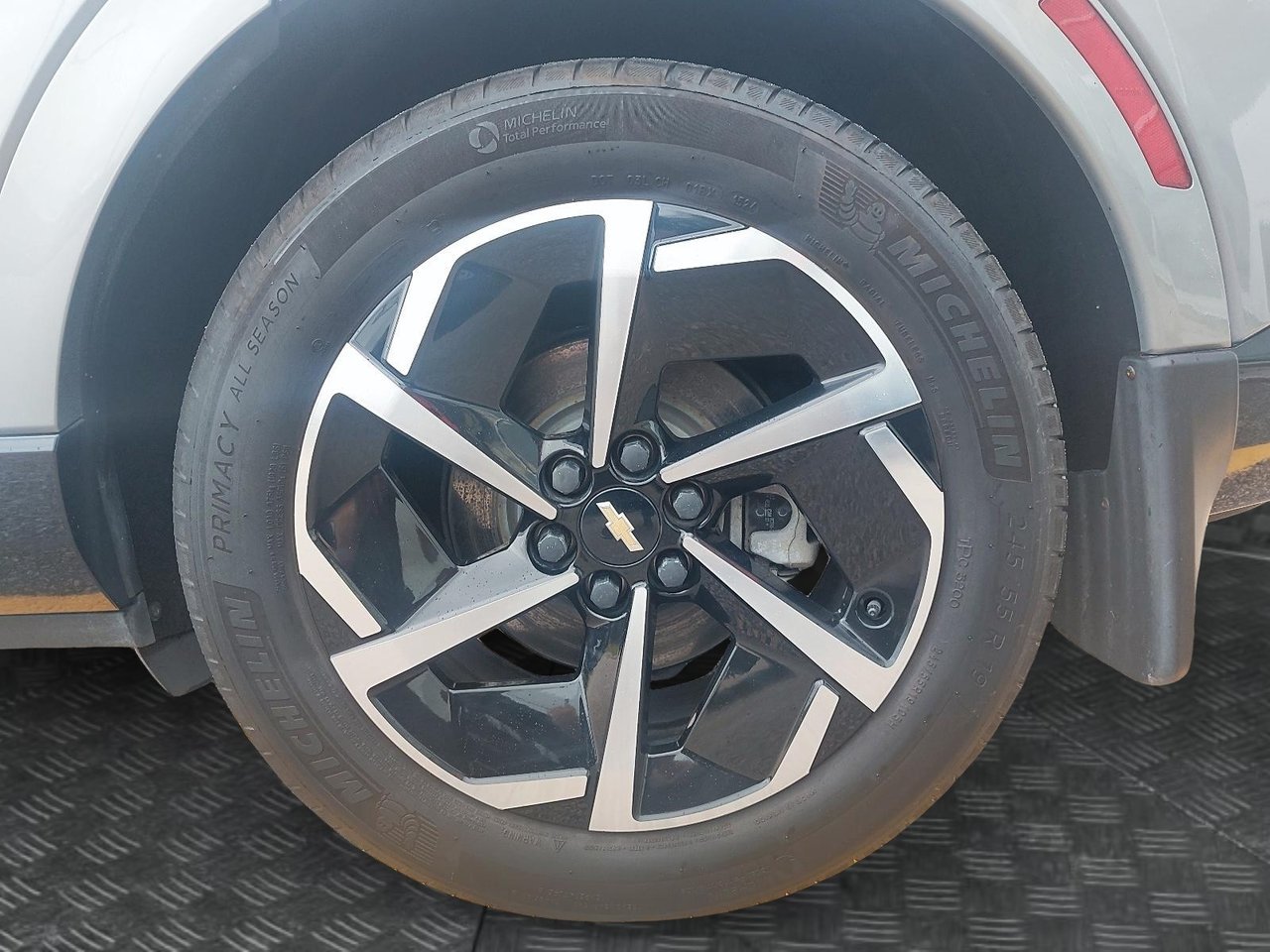 Chevrolet Equinox EV LT 2024 Gris Baie-Comeau - photo #6