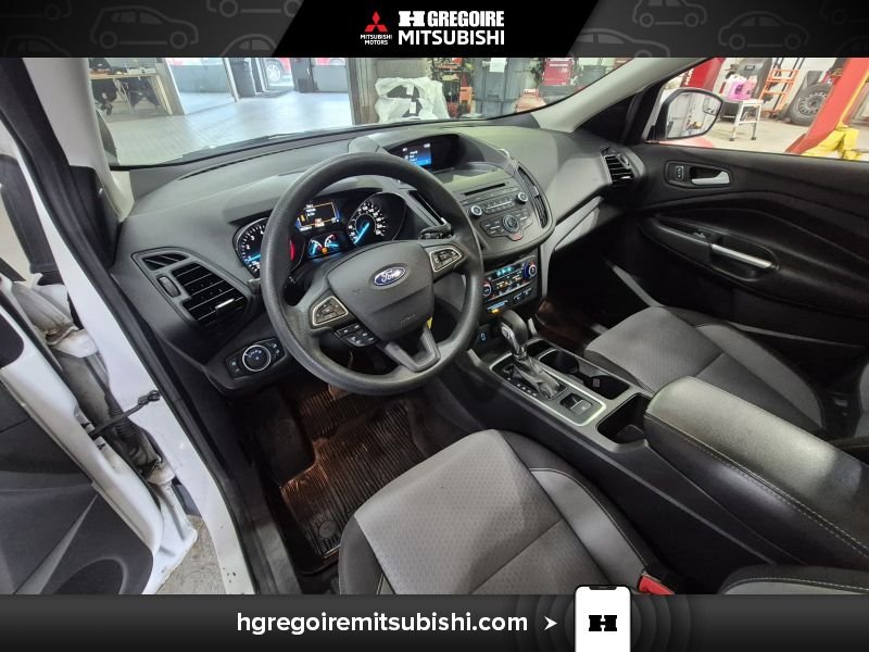 2018 Ford Escape White Laval - photo #17