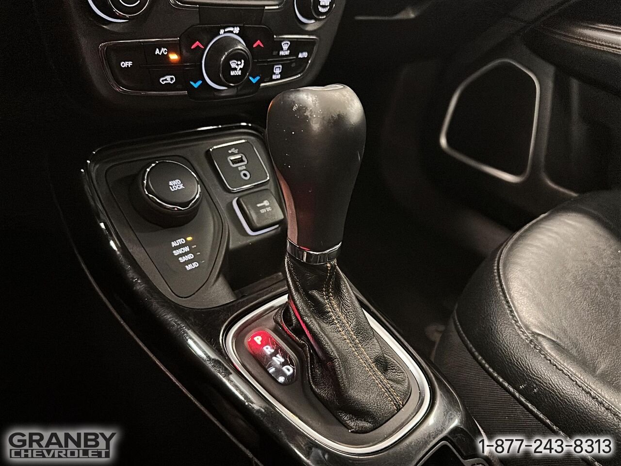 Jeep Compass Limited | 25-0882A 2017 Blanc Granby - photo #18
