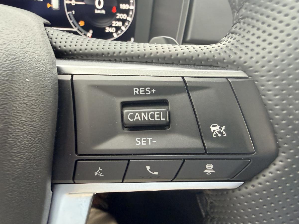 2025 Mitsubishi Outlander Plug-In Hybrid Silver  - photo #16