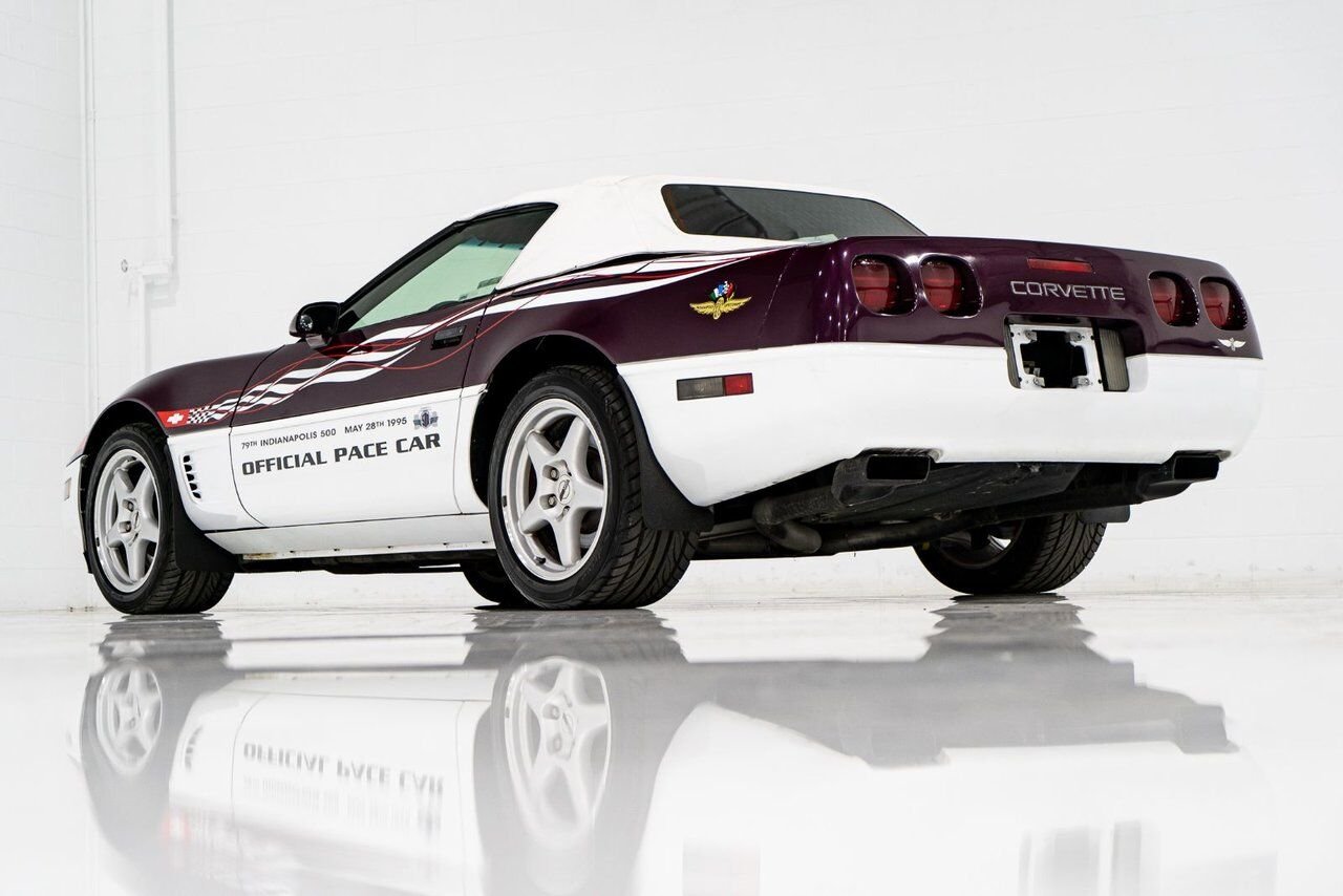 Chevrolet Corvette Convertible Pace Car 1995 Mauve Montréal - photo #29