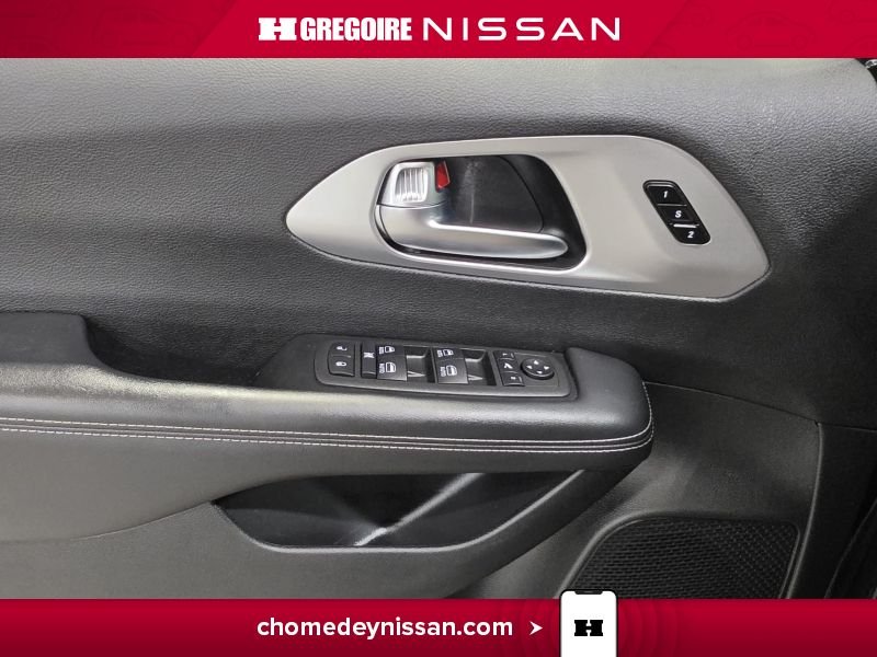 2025 Chrysler Pacifica Black Saint-Eustache - photo #17