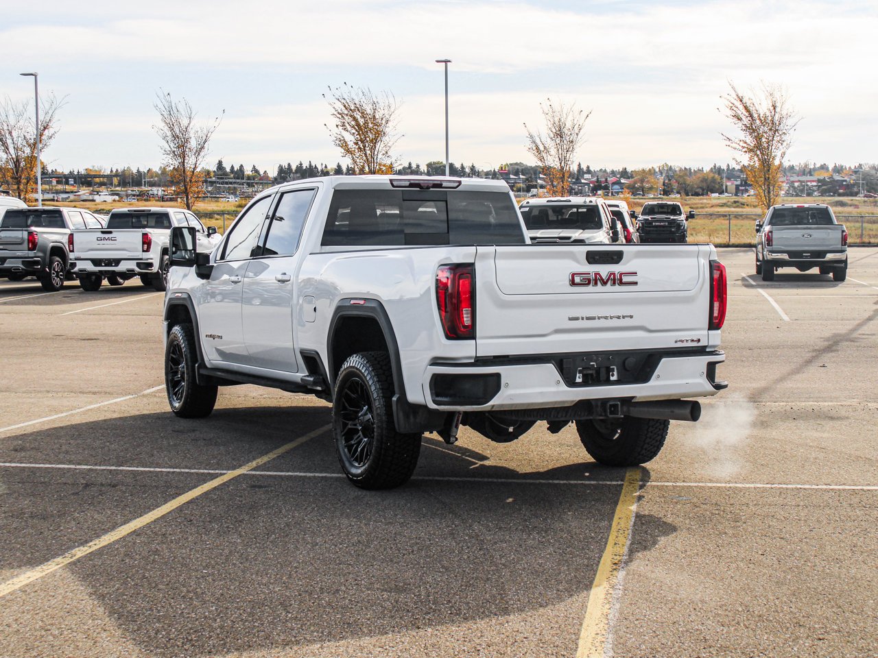 2022 GMC Sierra 3500HD 4WD Crew Cab 159 AT4 White Sherwood Park - photo #5