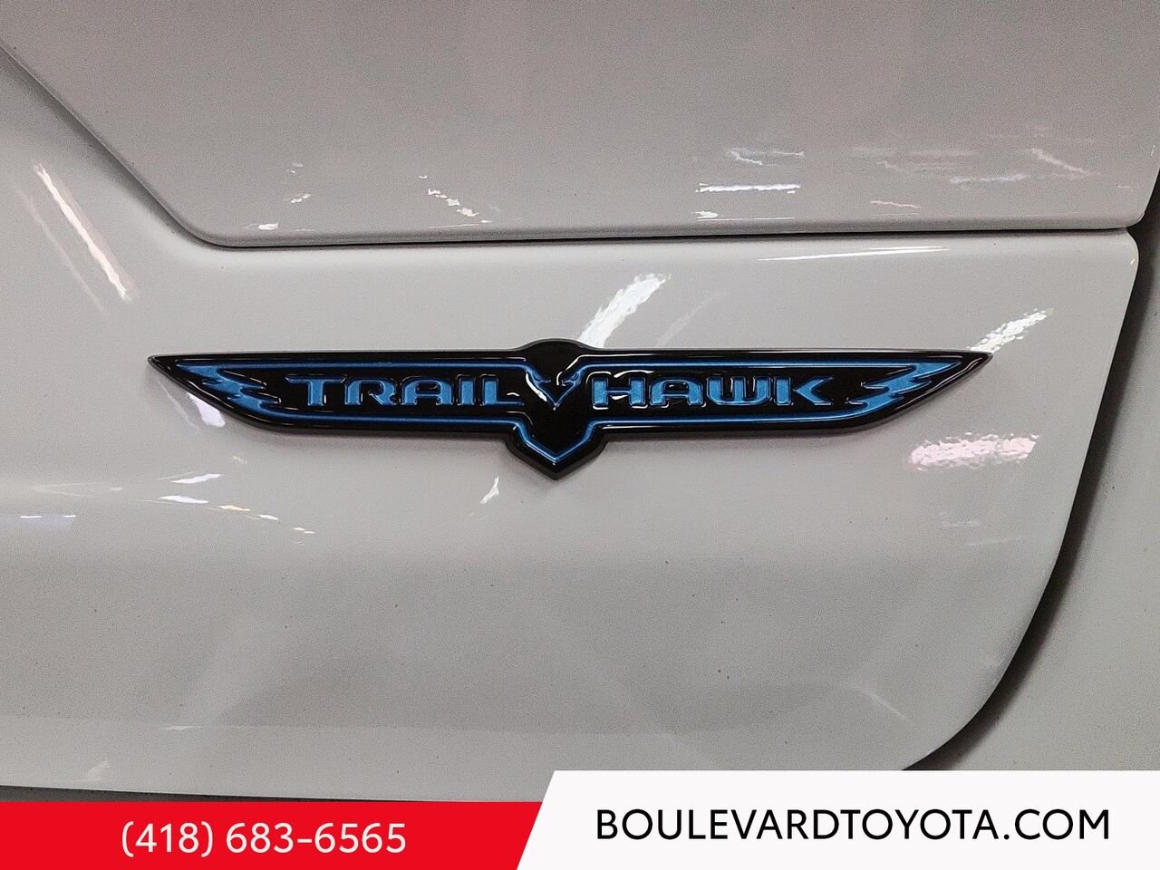 2022 Jeep Grand Cherokee 99505A-120 | TRAILHAWK 4XE, 4X4 White Québec - photo #5