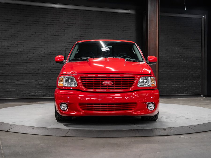 2004 Ford F-150 Lightning | Low Mileage | Paint Match Tonneau Cover | Remote Starter Red