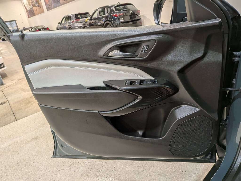 Chevrolet Trax FWD 4dr LT 2025 Gris Val-David - photo #30