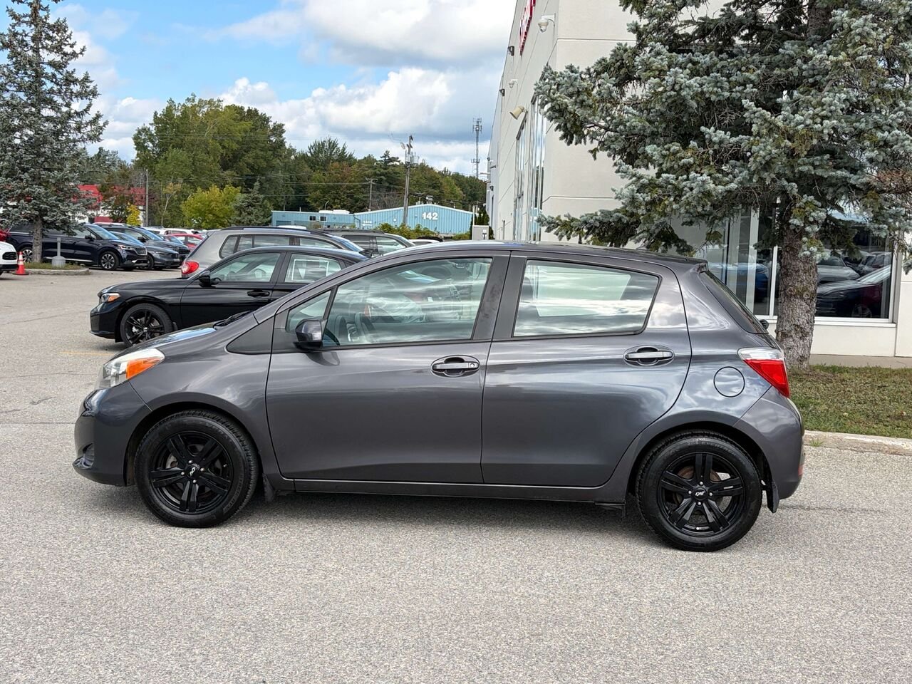 2014 Toyota Yaris LE Grey Gatineau - photo #2