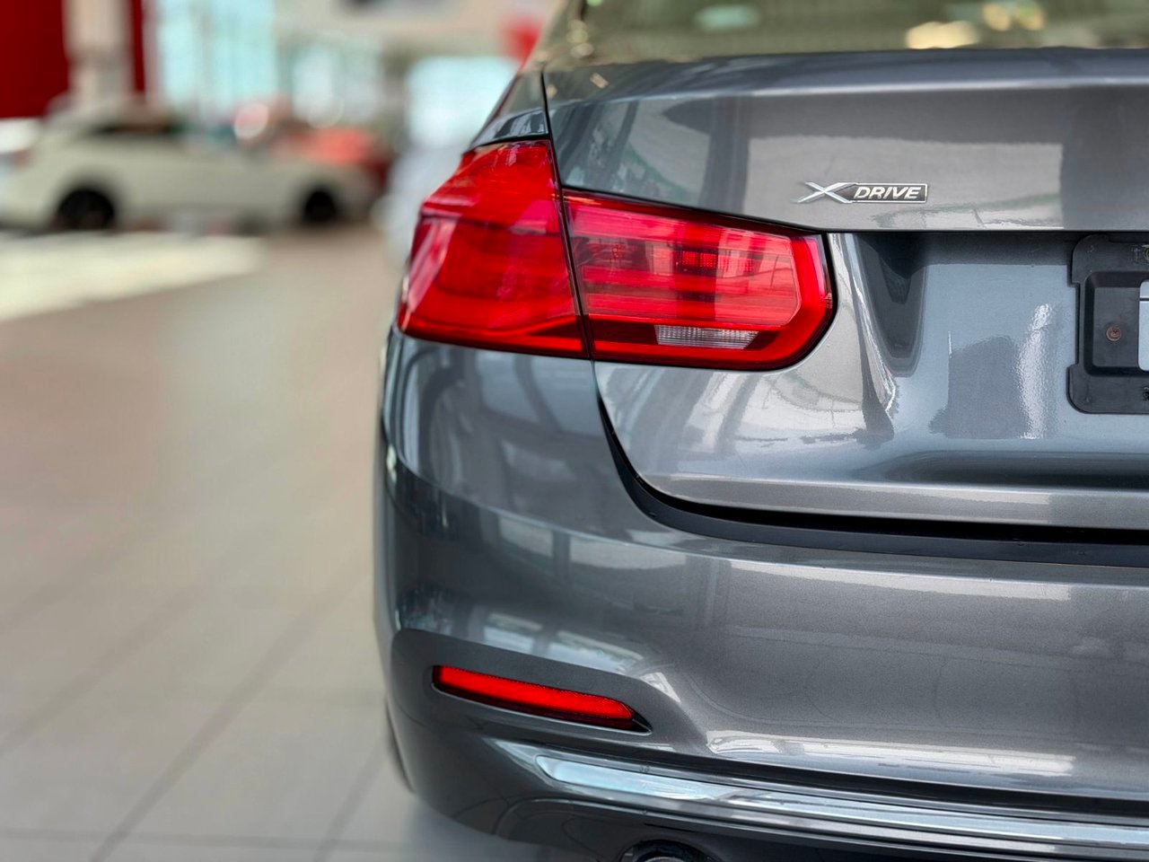 2016 BMW 3 Series Beige Notre-Dame-des-Prairies - photo #10