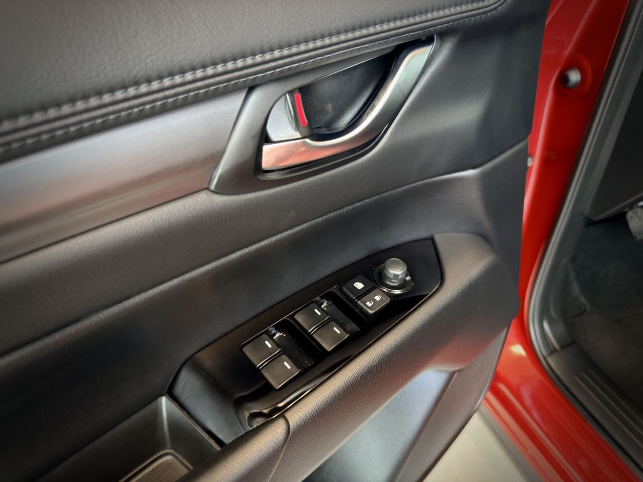 2024 Mazda CX-5 Red Notre-Dame-des-Prairies - photo #31