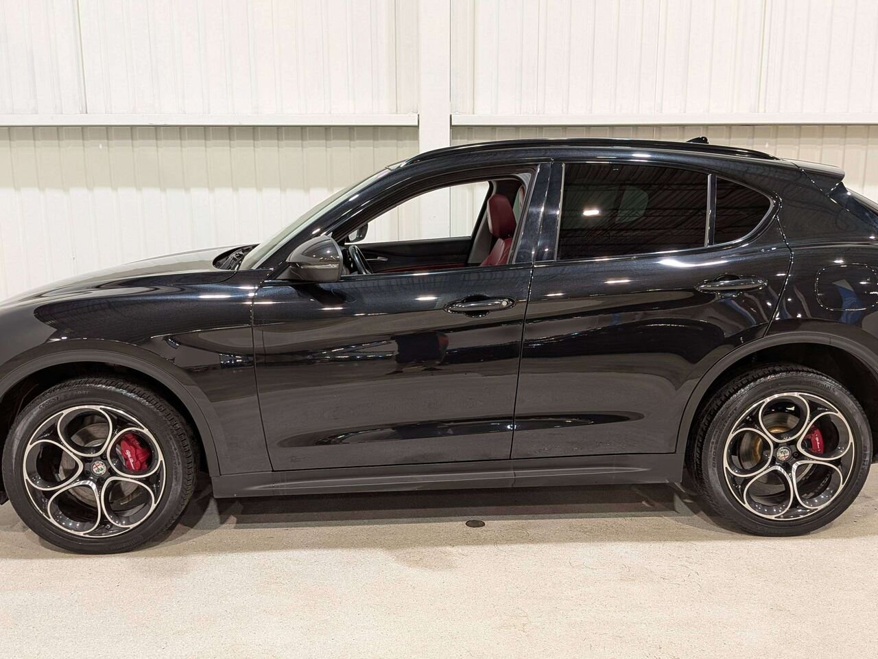 2020 Alfa Romeo Stelvio AWD Black Val-David - photo #4