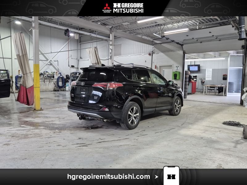 Toyota Rav 4 MW4499 | XLE *AWD* Toit * Mags * Caméra * 2018 Noir Laval - photo #8