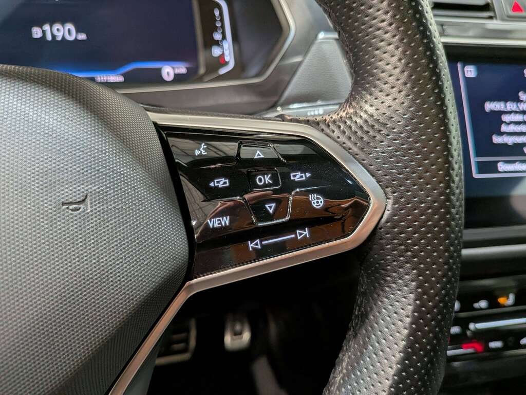 2022 Volkswagen Tiguan Highline R-Line 4MOTION Black Val-David - photo #19