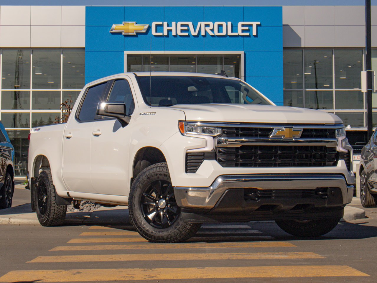 2023 Chevrolet Silverado 1500 4WD Crew Cab 147 LT White Sherwood Park - photo #13