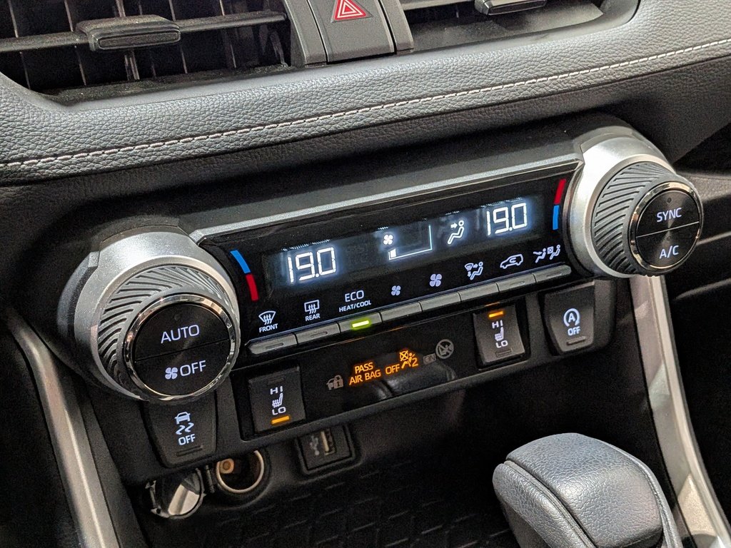 Toyota RAV4 XLE AWD 2024 Gris Val-David - photo #25