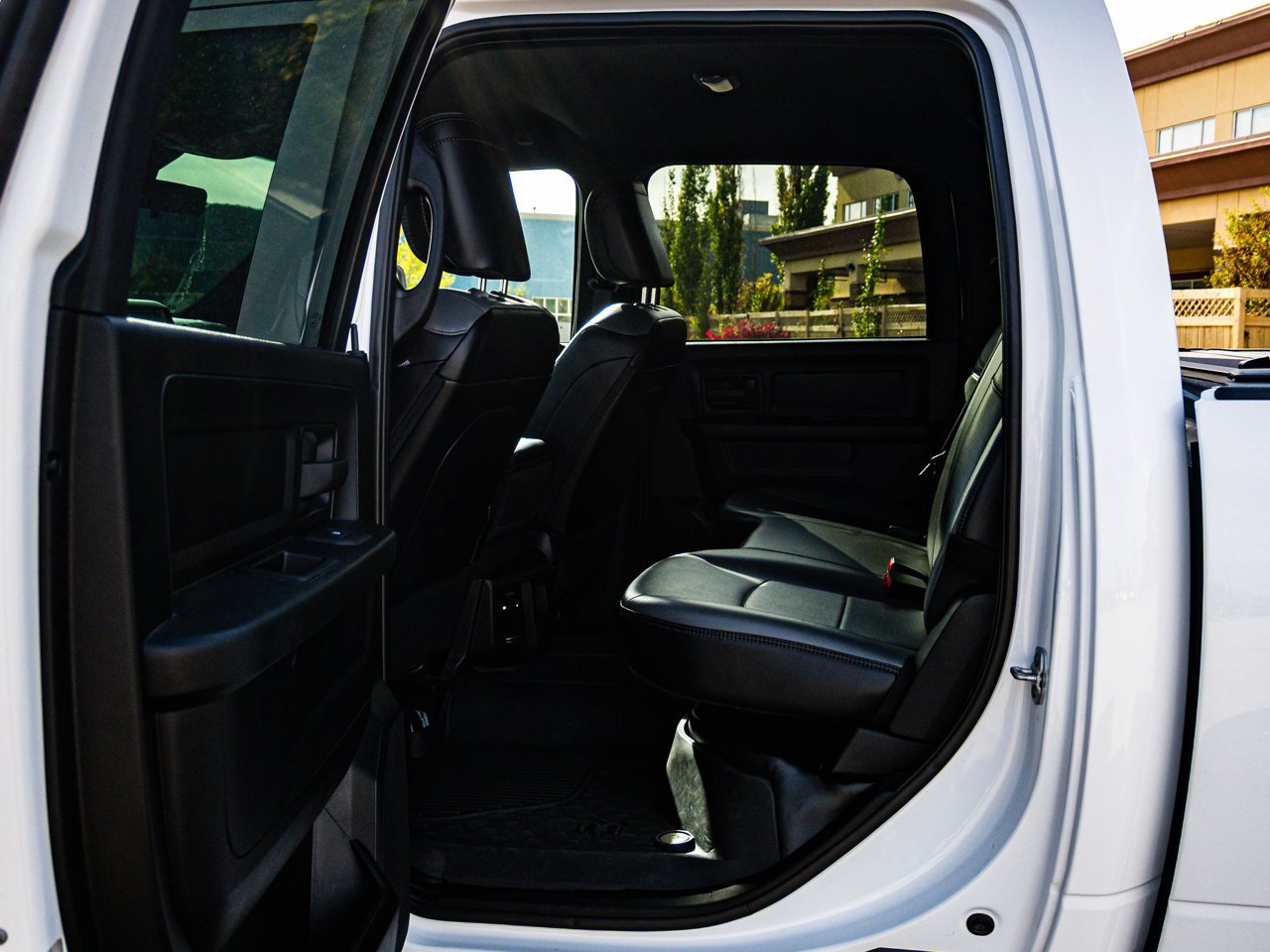2025 Ram 2500 Tradesman 4x4 Crew Cab 8' Box White Sherwood Park - photo #29