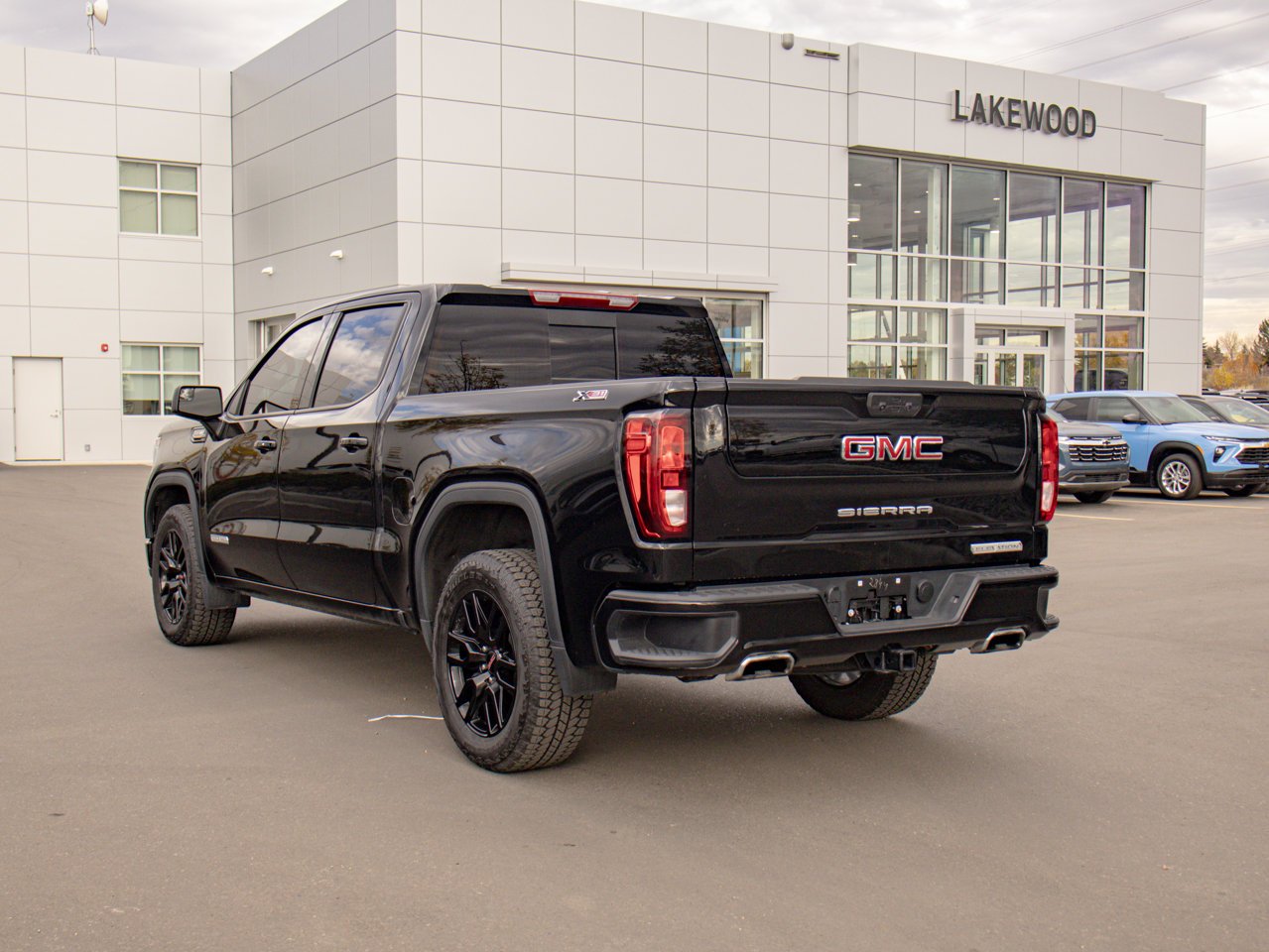 2025 GMC Sierra 1500 4WD Crew Cab 147 Elevation Black Sherwood Park - photo #7