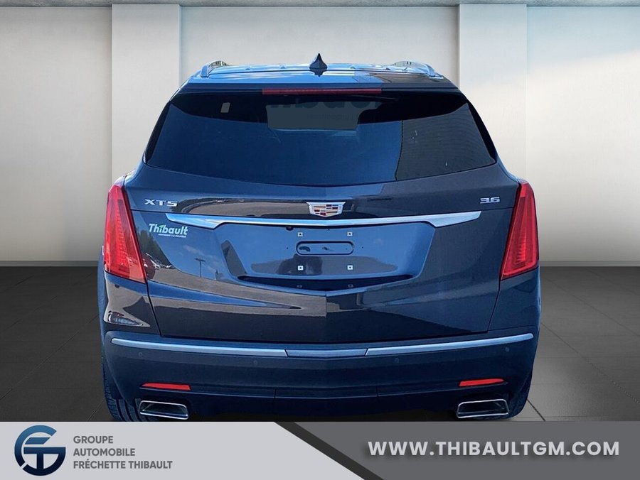 CADILLAC XT5 Traction avant, 4 portes 2018 Gris